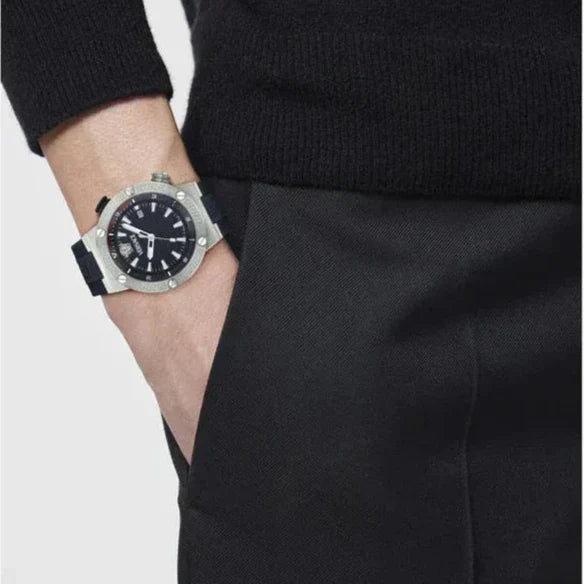  Shop Authentic Versace Greca Diver Quartz Blue Dial Blue Rubber Strap Watch for Men - VE8G00124 - Luxxuri