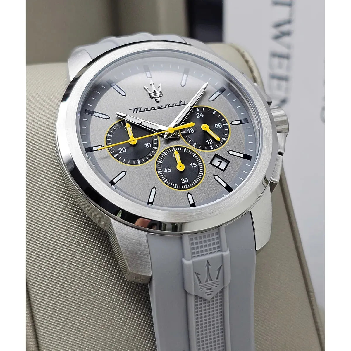 Maserati Successo Chronograph Grey Dial Grey Rubber Strap Watch for Men - R8871621043
