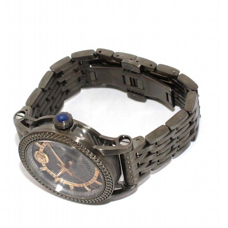  Shop Authentic Versace Viamond Quartz Black Dial Grey Steel Strap Watch For Men - VEPO00520 - Luxxuri