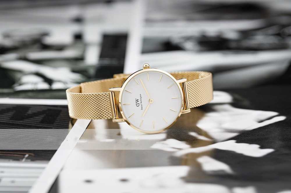  Shop Authentic Daniel Wellington Classic Petite Evergold White Dial Gold Mesh Bracelet Watch For Women - DW00100350 - Luxxuri