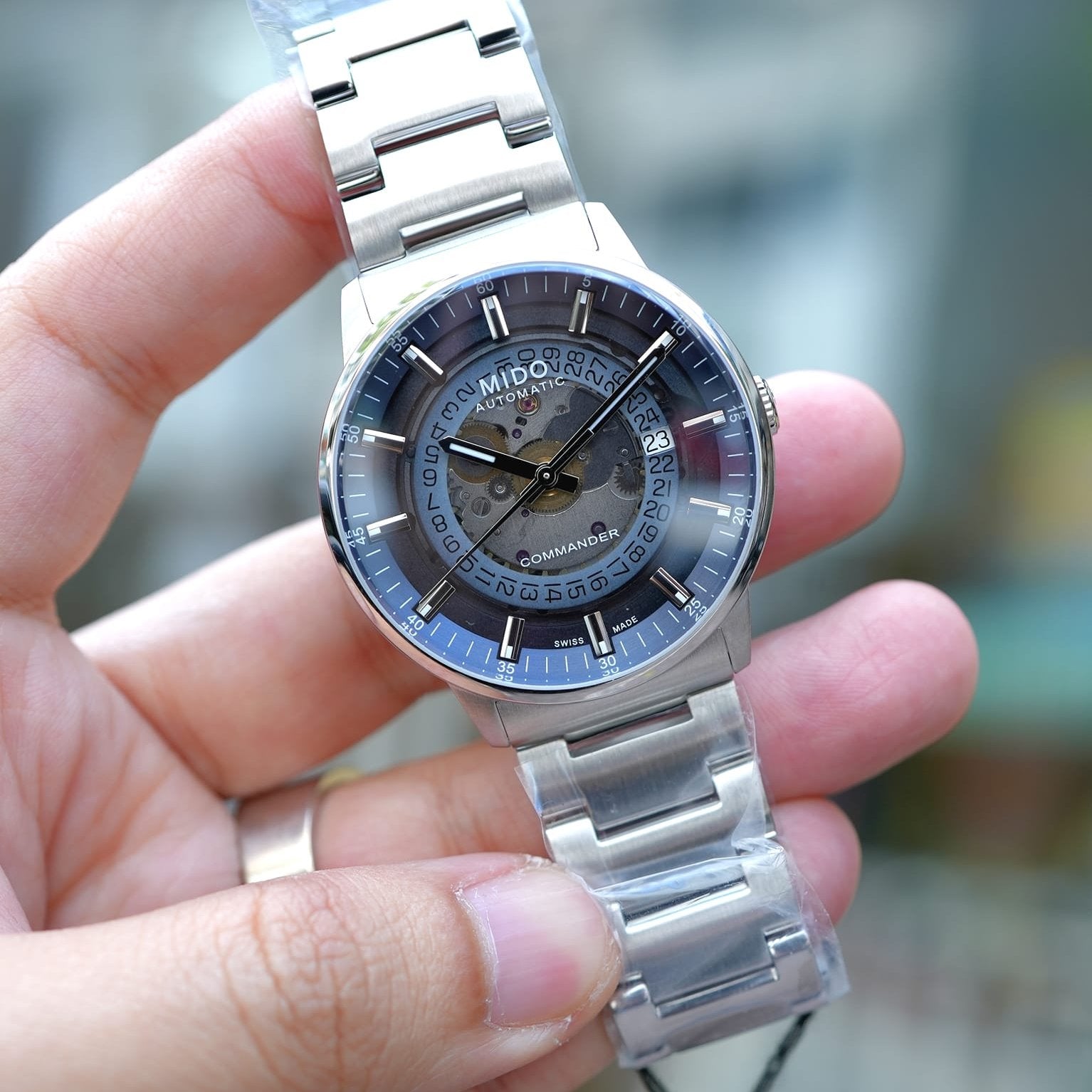  Shop Authentic Mido Commander Automatic Gradient Blue Dial Silver Steel Strap Watch For Men - M021.407.11.411.01 - Luxxuri