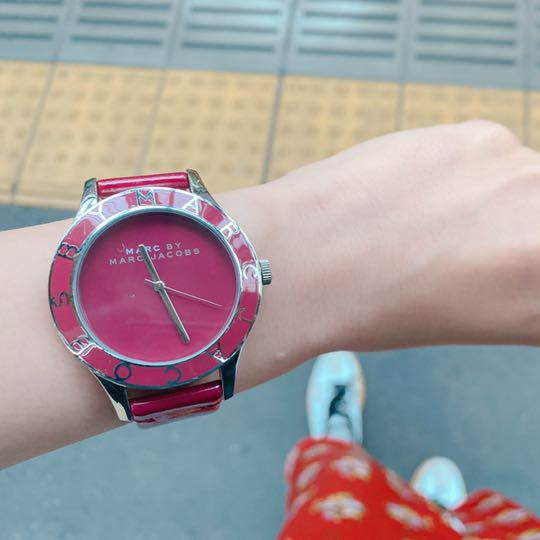  Shop Authentic Marc Jacobs Blade Red Dial Red Leather Strap Watch for Women - MBM1157 - Luxxuri