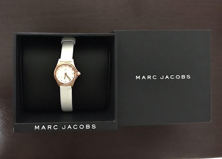  Shop Authentic Marc Jacobs Blade White Dial White Leather Strap Watch for Women - MBM1344 - Luxxuri