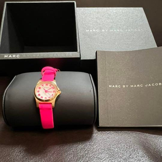  Shop Authentic Marc Jacobs Henry White Dial Pink Leather Strap Watch for Women - MBM1237 - Luxxuri