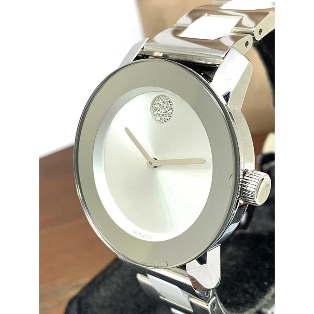  Shop Authentic Movado Bold Ceramic Silver Dial Silver Steel Strap Watch for Women - 3600638 - Luxxuri
