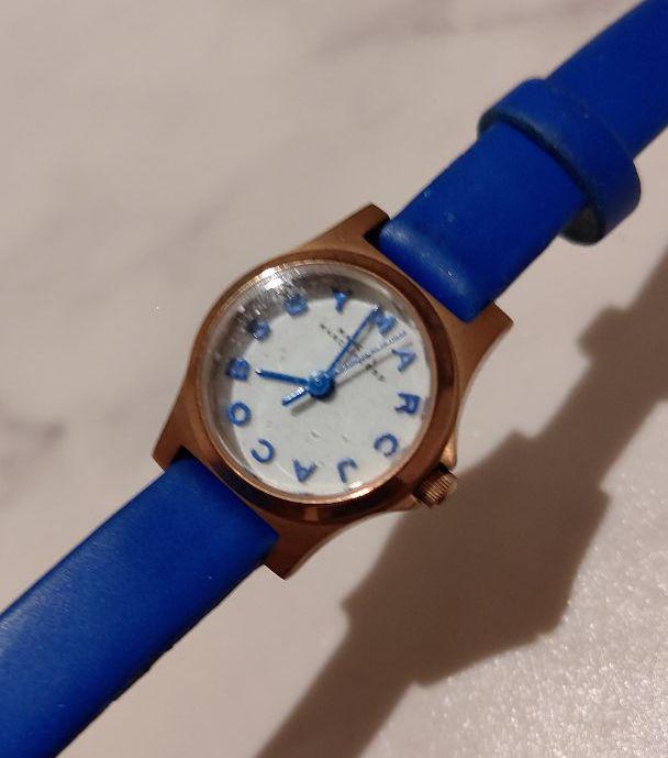  Shop Authentic Marc Jacobs Henry White Dial Blue Leather Strap Watch for Women - MBM1238 - Luxxuri