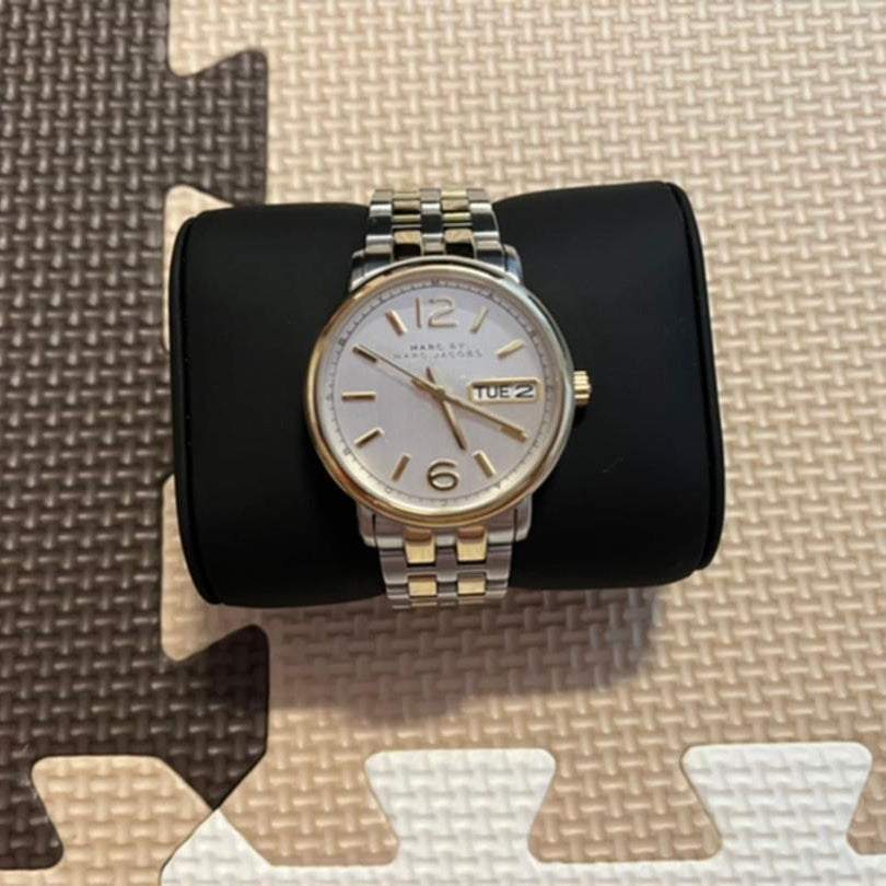  Shop Authentic Marc Jacobs Fergus Silver Dial Two Tone Steel Strap Watch for Women - MBM3426 - Luxxuri
