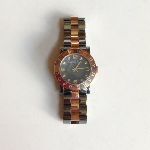  Shop Authentic Marc Jacobs Amy Grey Dial Two Tone Steel Strap Watch for Women - MBM3195 - Luxxuri