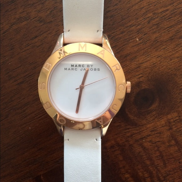  Shop Authentic Marc Jacobs Blade White Dial White Leather Strap Watch for Women - MBM1201 - Luxxuri