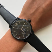 Shop Authentic Burberry The Classic Round Horseferry Black Dial Black Leather Strap Watch for Men - BU10010 - Luxxuri