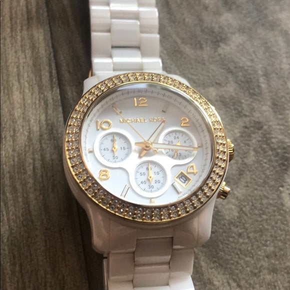  Shop Authentic Michael Kors Runway White Dial White Steel Strap Watch for Women - MK5237 - Luxxuri