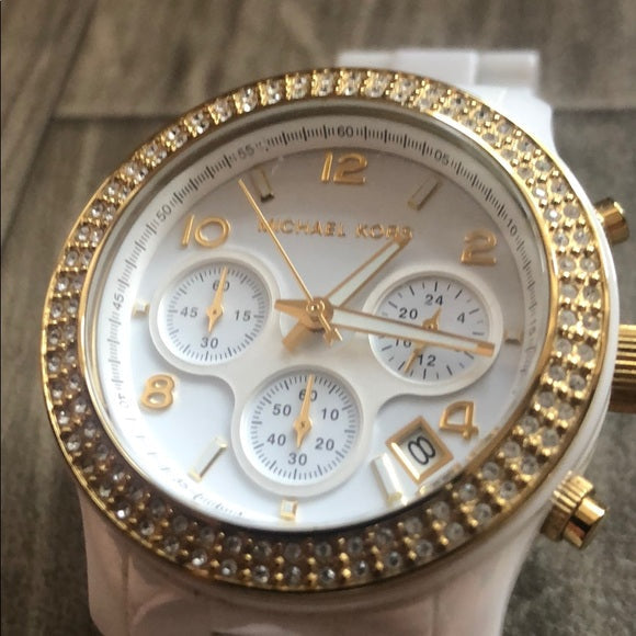  Shop Authentic Michael Kors Runway White Dial White Steel Strap Watch for Women - MK5237 - Luxxuri
