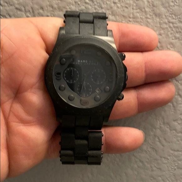  Shop Authentic Marc Jacobs Pelly Black Dial Black Silicone Strap Watch for Women - MBM2567 - Luxxuri