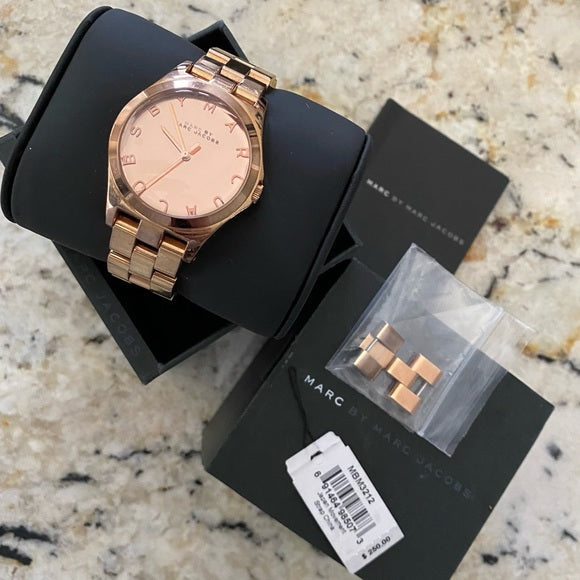  Shop Authentic Marc Jacobs Henry Rose Gold Dial Rose Gold Steel Strap Watch for Women - MBM3212 - Luxxuri