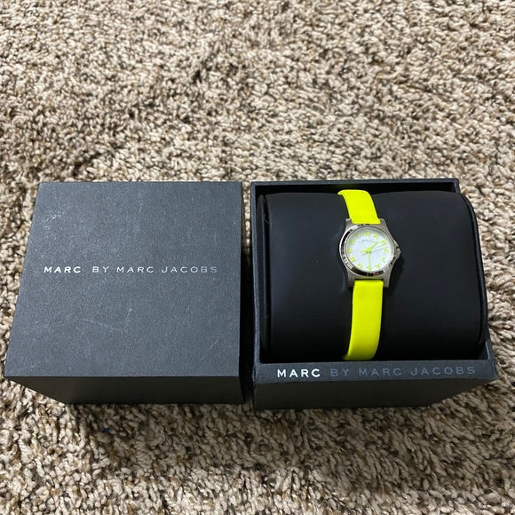  Shop Authentic Marc Jacobs Henry White Dial Neon Yellow Rubber Strap Watch for Women - MBM1235 - Luxxuri
