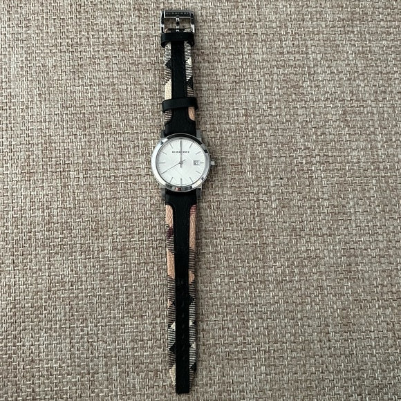  Shop Authentic Burberry The City White Dial Black Haymarket Leather Strap Watch for Women - BU9150 - Luxxuri