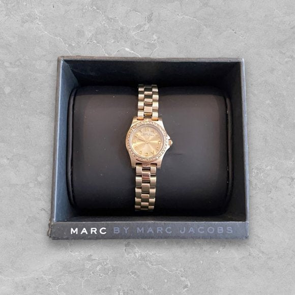  Shop Authentic Marc Jacobs Henry Gold Dial Gold Steel Strap Watch for Women - MBM3277 - Luxxuri