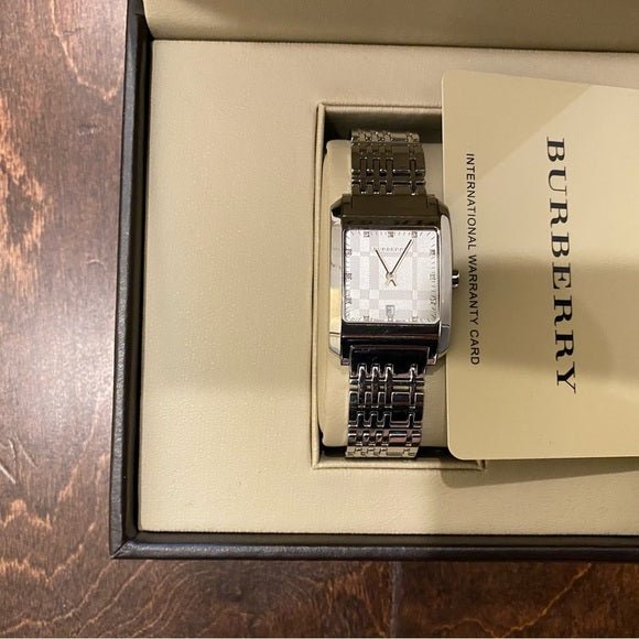  Shop Authentic Burberry Heritage Diamond White Dial Silver Stainless Steel Strap Watch for Women - BU1583 - Luxxuri