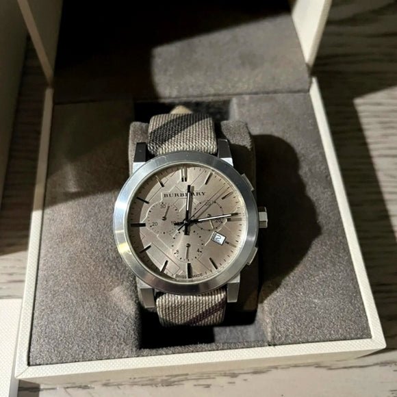  Shop Authentic Burberry The City Nova White Dial Checked Brown Leather Strap Watch for Men - BU9357 - Luxxuri