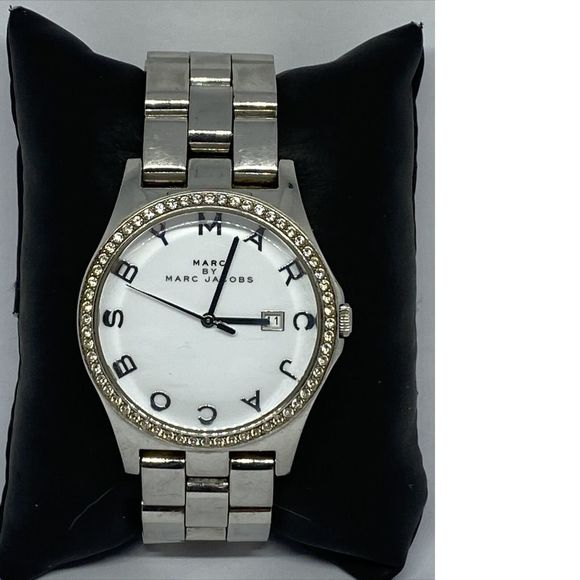  Shop Authentic Marc Jacobs Henry Diamonds White Dial Silver Steel Strap Watch for Women - MBM3044 - Luxxuri
