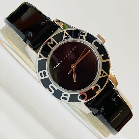  Shop Authentic Marc Jacobs Blade Black Dial Black Leather Strap Watch for Women - MBM1159 - Luxxuri