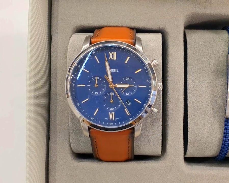  Shop Authentic Fossil Neutra Chronograph Blue Dial Brown Leather Strap Watch for Men - FS5791 - Luxxuri