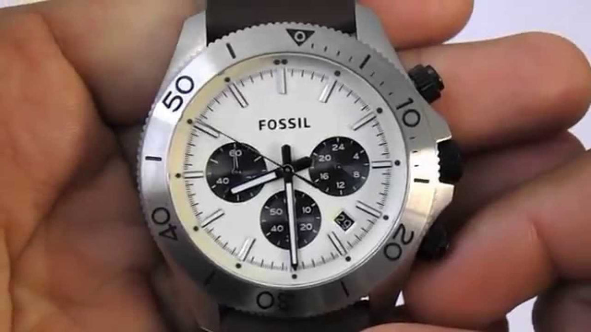  Shop Authentic Fossil Retro Traveler Chronograph White Dial Brown Leather Strap Watch for Men - CH2886 - Luxxuri