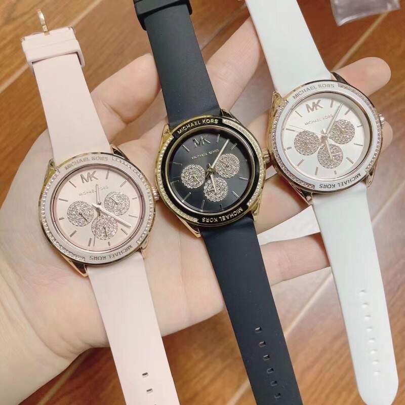  Shop Authentic Michael Kors Oversized Sport Quartz White Dial White Rubber Strap Watch For Women - MK6945 - Luxxuri