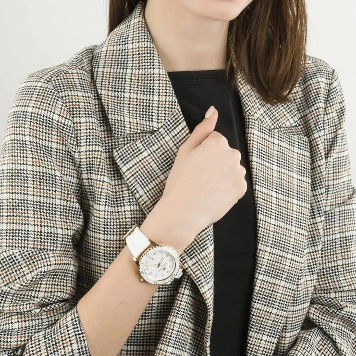  Shop Authentic Michael Kors Runway Quartz White Dial White Rubber Strap Watch For Women - MK6853 - Luxxuri