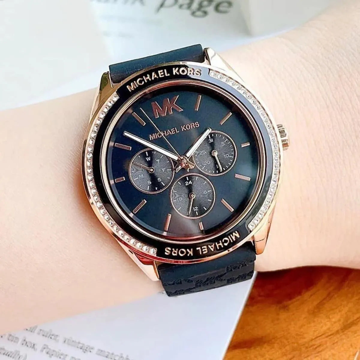  Shop Authentic Michael Kors Jessa Quartz Black Dial Black Silicone Strap Watch For Women - MK7266 - Luxxuri