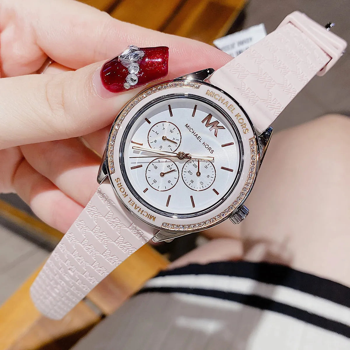  Shop Authentic Michael Kors Jessa Quartz Silver Dial Pink Silicone Strap Watch For Women - MK7268 - Luxxuri
