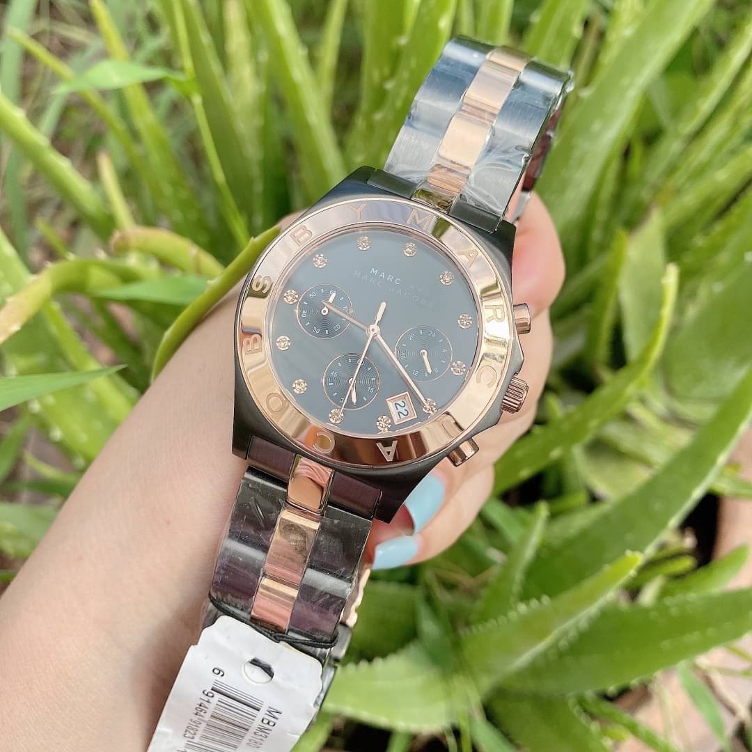  Shop Authentic Marc Jacobs Blade Chronograph Grey Dial Two Tone Steel Strap Watch for Women - MBM3180 - Luxxuri