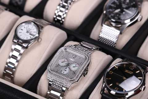  Shop Authentic Guess Deco Multifunction Quartz Silver Dial Silver Steel Strap Watch For Women - GW0472L1 - Luxxuri
