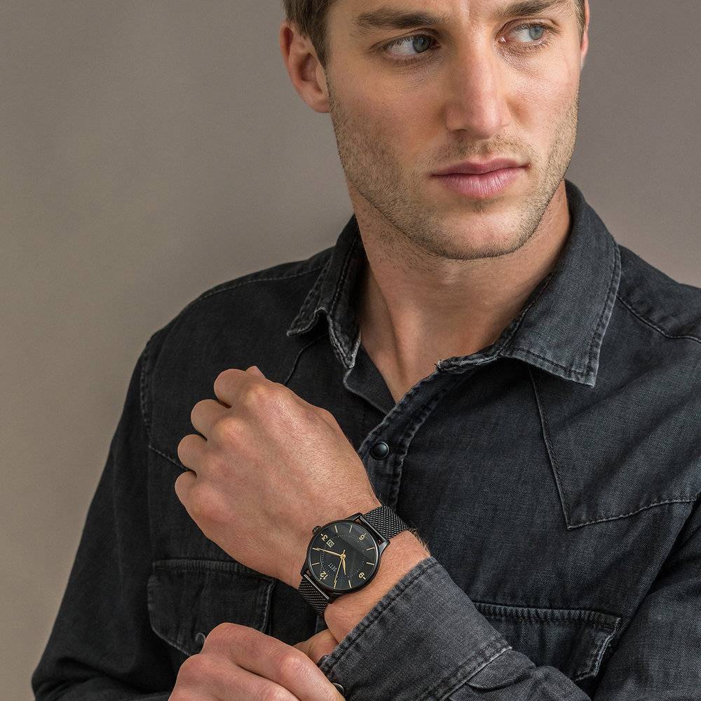  Shop Authentic Armani Exchange Cayde Chronograph Black Dial Black Mesh Strap Watch For Men - AX2716 - Luxxuri