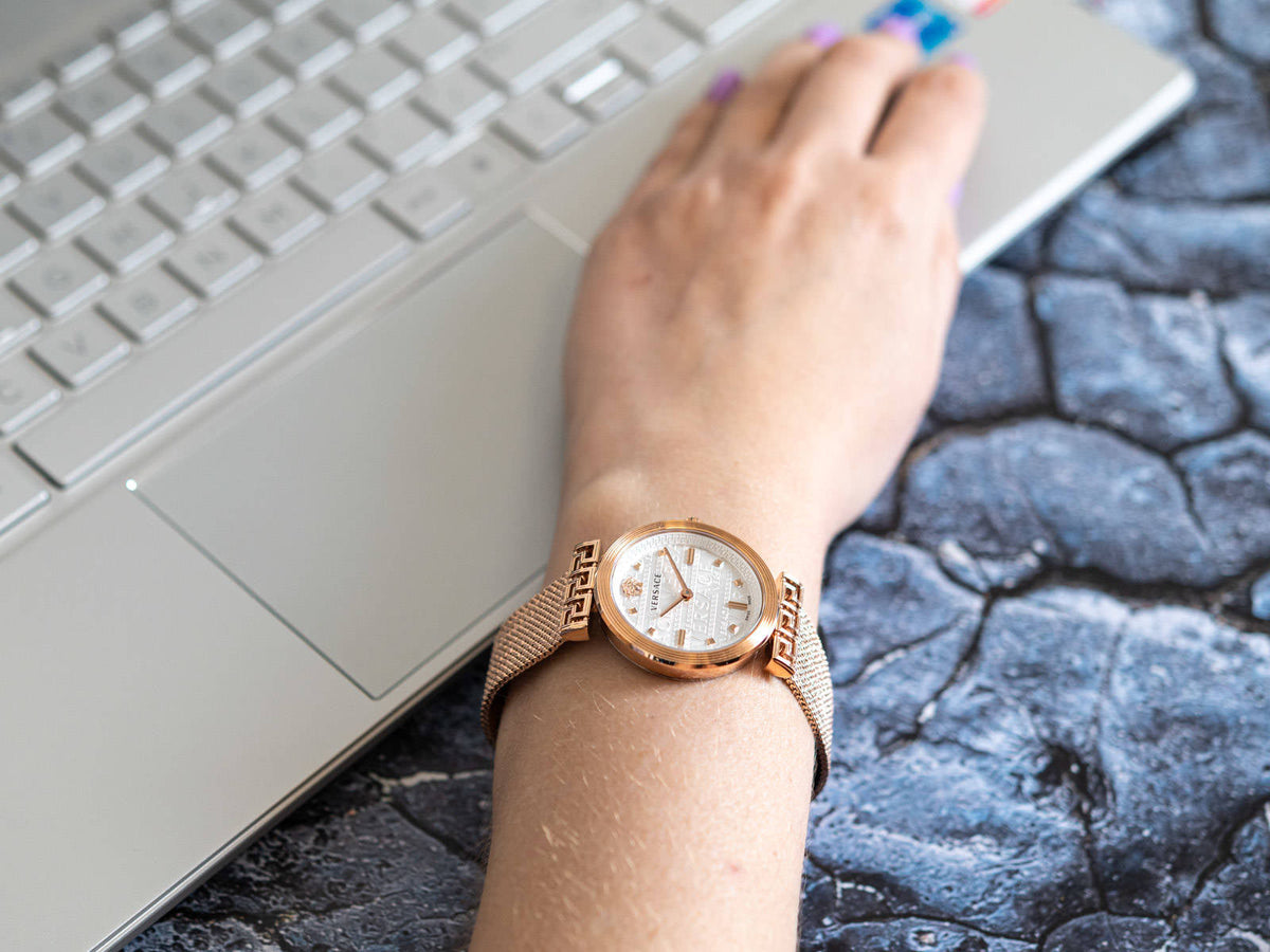  Shop Authentic Versace Meander White Dial Rose Gold Mesh Bracelet Watch for Women - VELW00620 - Luxxuri