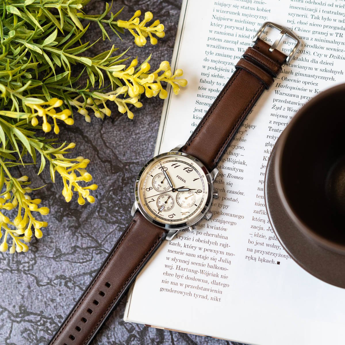  Shop Authentic Fossil Neutra Chronograph White Dial Brown Leather Strap Watch for Men - FS6022 - Luxxuri