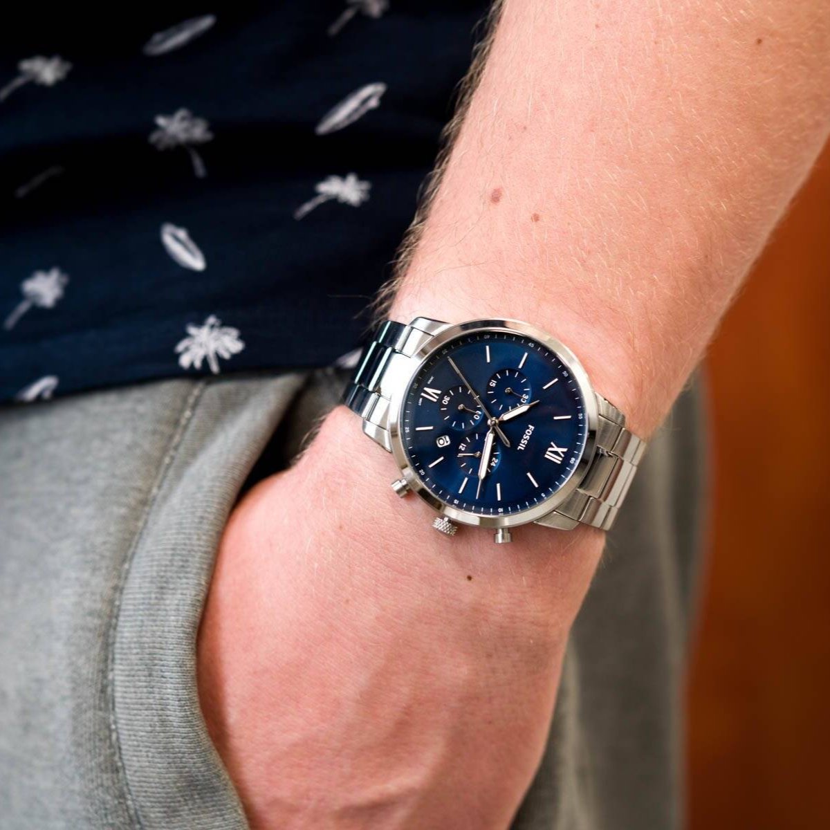 Shop Authentic Fossil Neutra Chronograph Blue Dial Silver Steel Strap Watch for Men - FS5792 - Luxxuri
