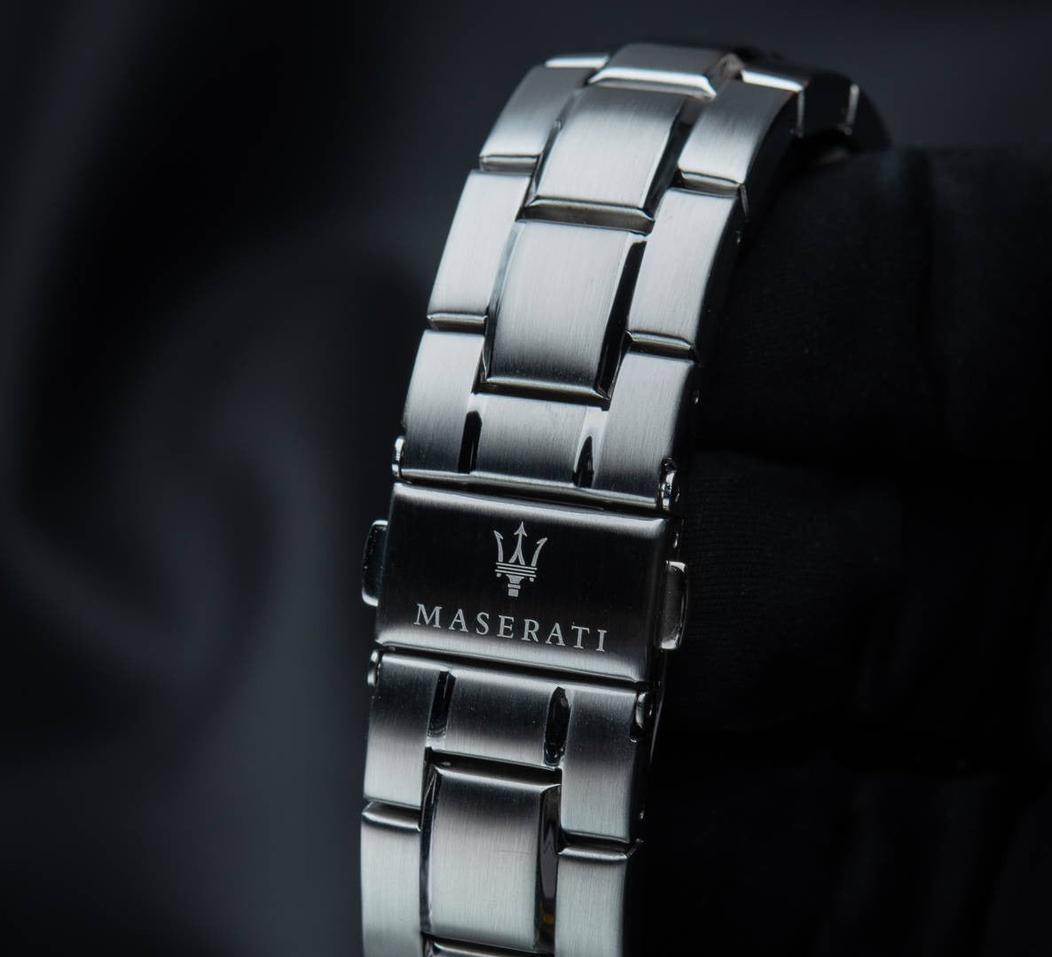  Shop Authentic Maserati Successo Solar Edition Black Dial Silver Steel Strap Watch For Men - R8873645003 - Luxxuri