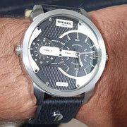  Shop Authentic Diesel Mini Daddy Black Silver Dial Black Leather Strap Watch For Men - DZ7307 - Luxxuri