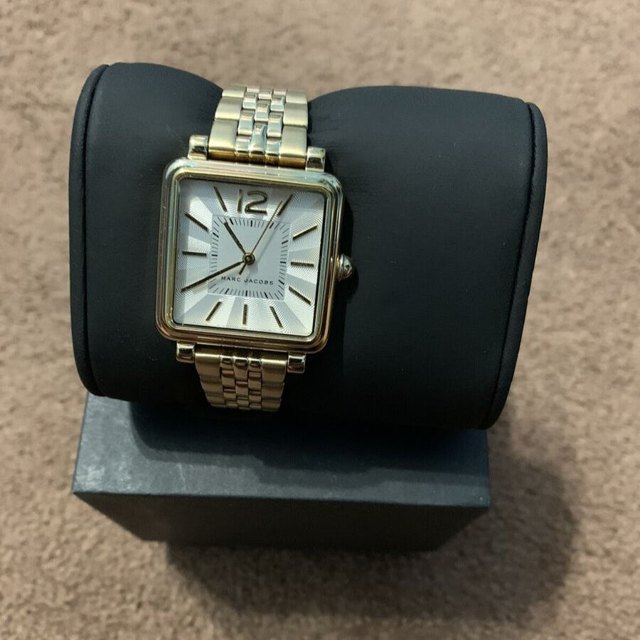  Shop Authentic Marc Jacobs Vic Silver Dial Gold Steel Strap Watch for Women - MJ3462 - Luxxuri