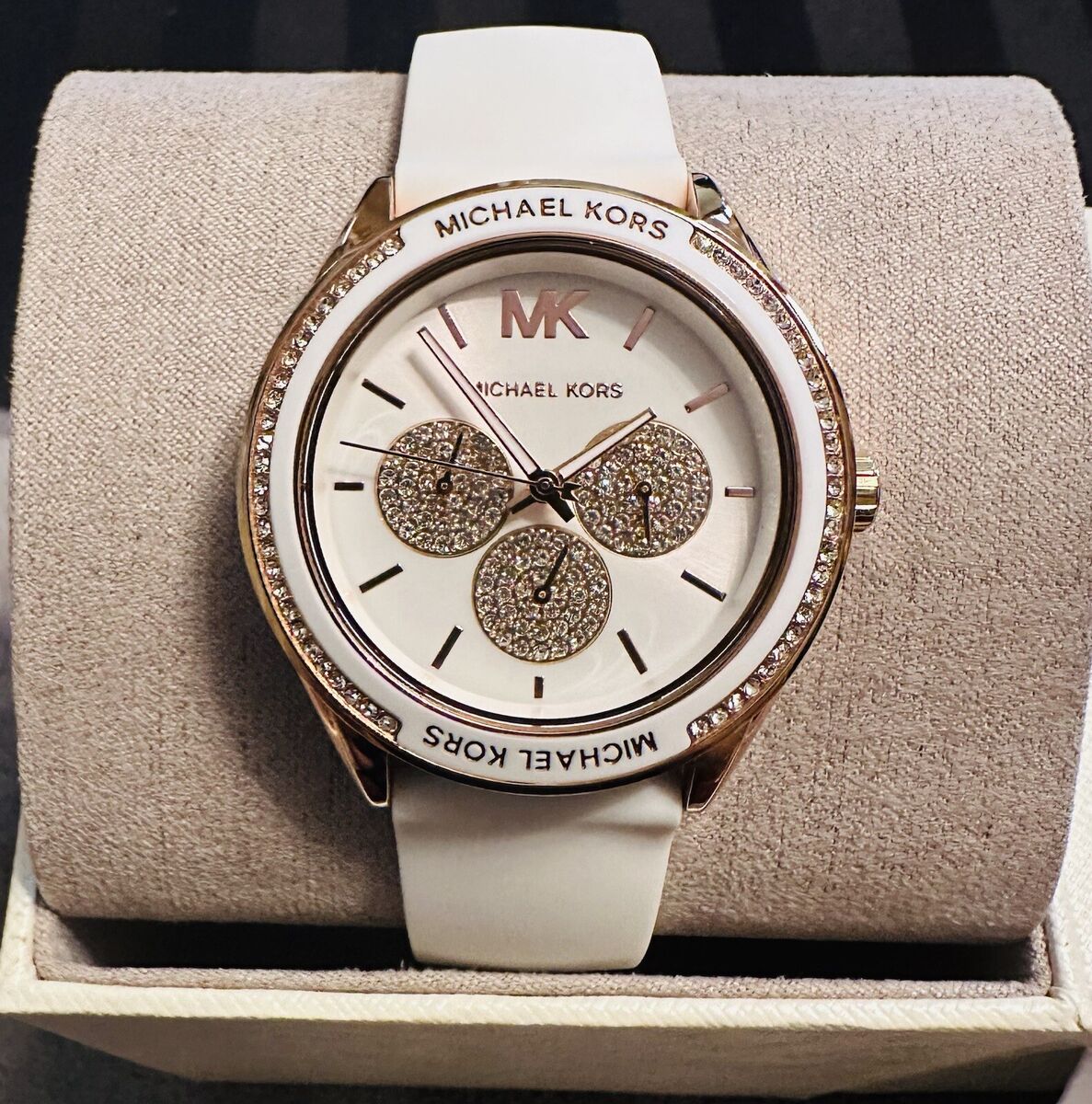  Shop Authentic Michael Kors Oversized Sport Quartz White Dial White Rubber Strap Watch For Women - MK6945 - Luxxuri