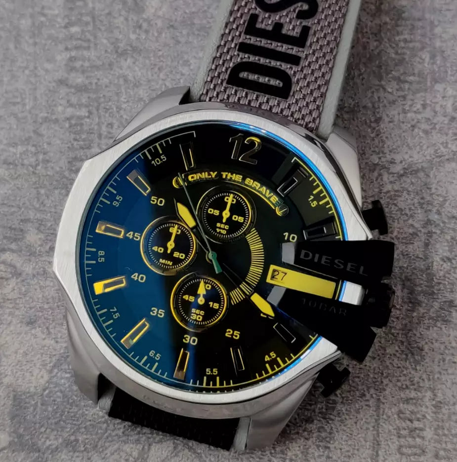 Shop Authentic Diesel Mega Chief Quartz Black Dial Grey Leather Strap Watch For Men - DZ4523 - Luxxuri