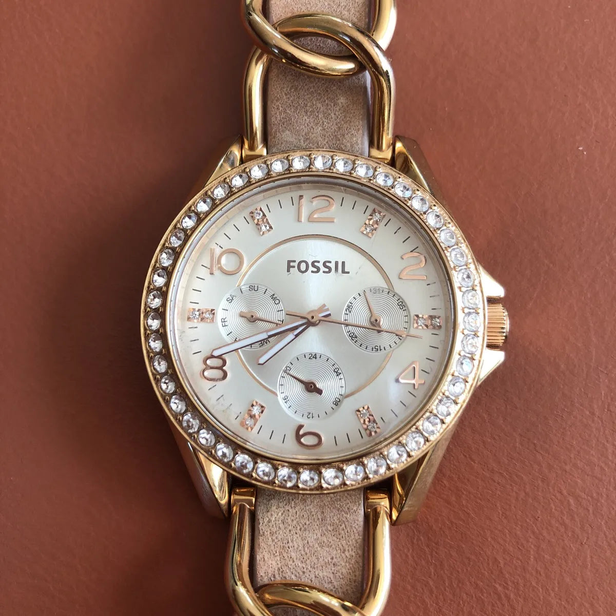  Shop Authentic Fossil Riley White Dial Sand Leather Strap Watch for Women - ES3466 - Luxxuri