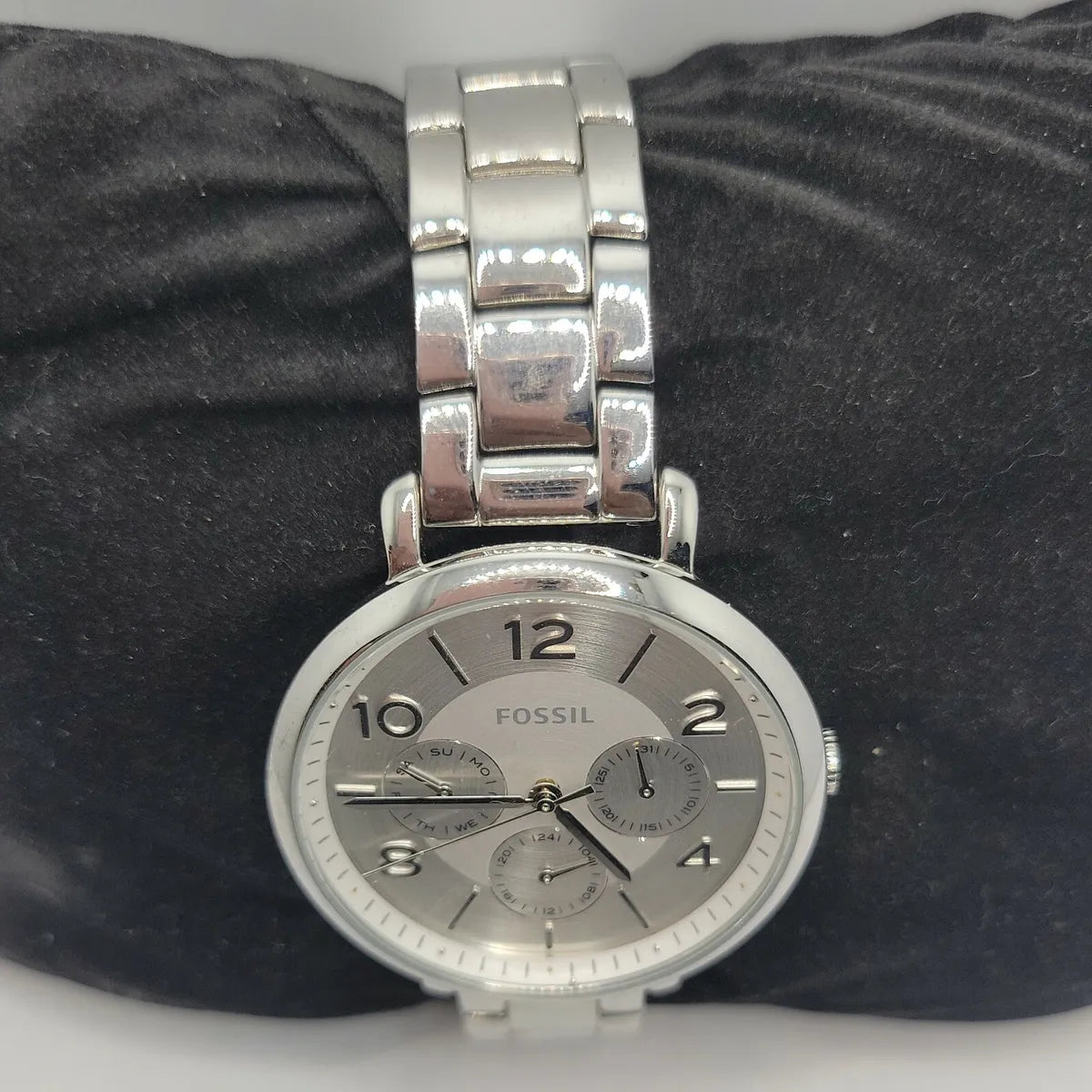  Shop Authentic Fossil Jacqueline Silver Dial Silver Steel Strap Watch for Women - ES3664 - Luxxuri