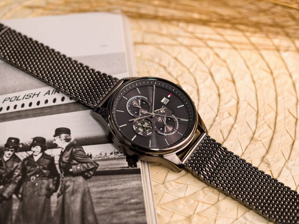  Shop Authentic Tommy Hilfiger Weston Chronograph Grey Dial Grey Mesh Bracelet Watch For Men - 1710506 - Luxxuri