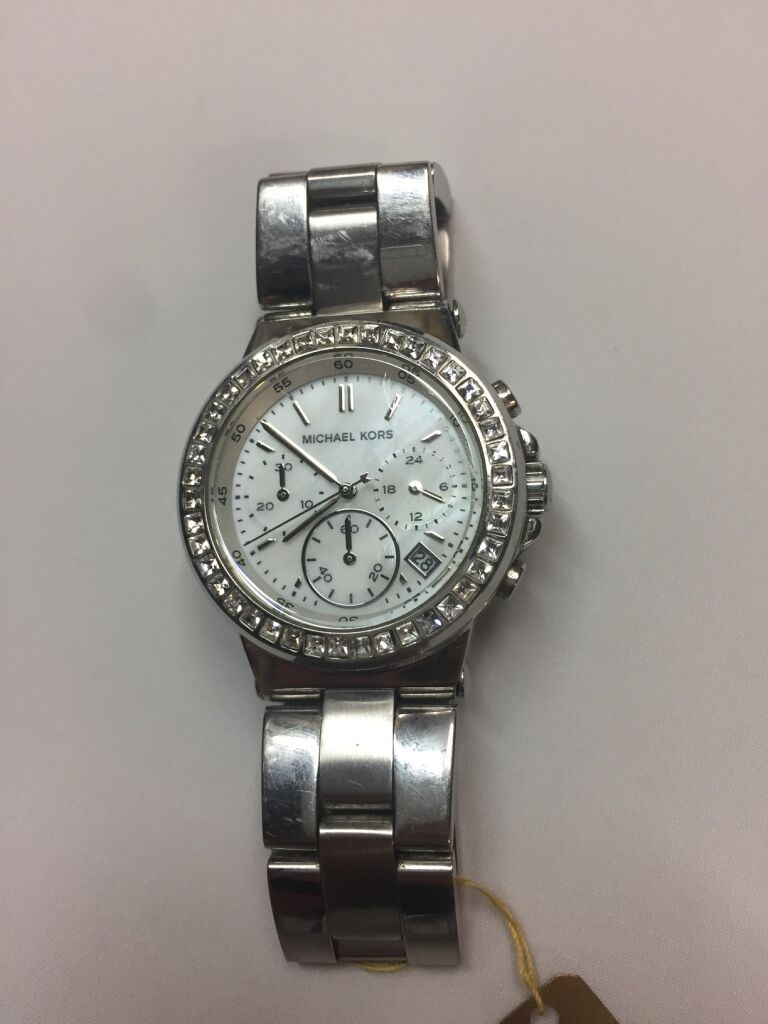  Shop Authentic Michael Kors Dylan Silver Dial Silver Steel Strap Watch for Women - MK5585 - Luxxuri