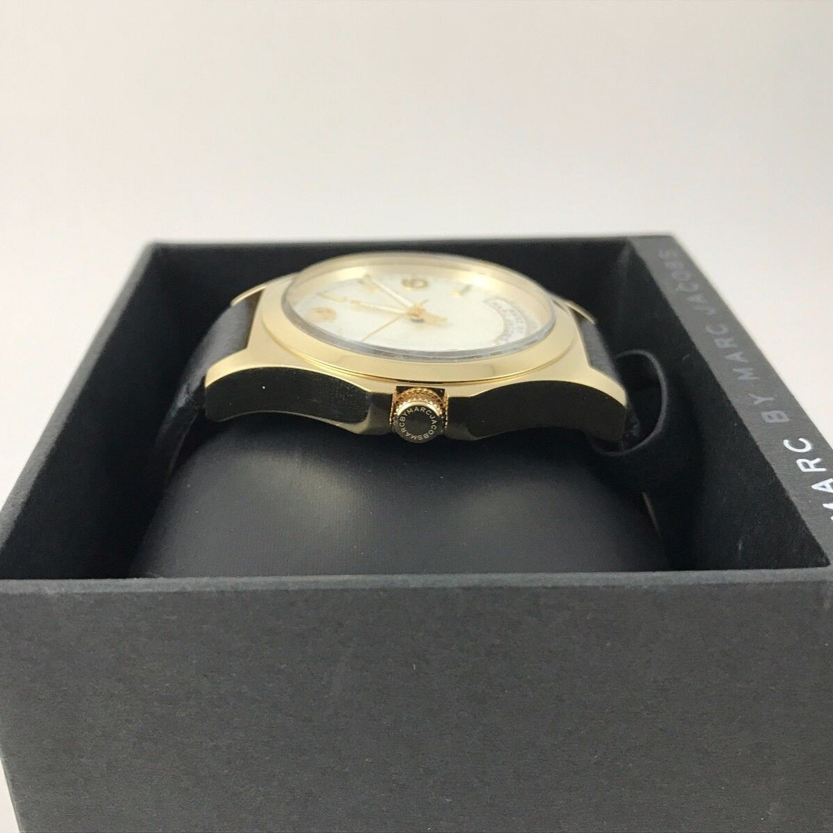  Shop Authentic Marc Jacobs Baby Dave Gold Dial Black Leather Strap Watch for Women - MBM1264 - Luxxuri