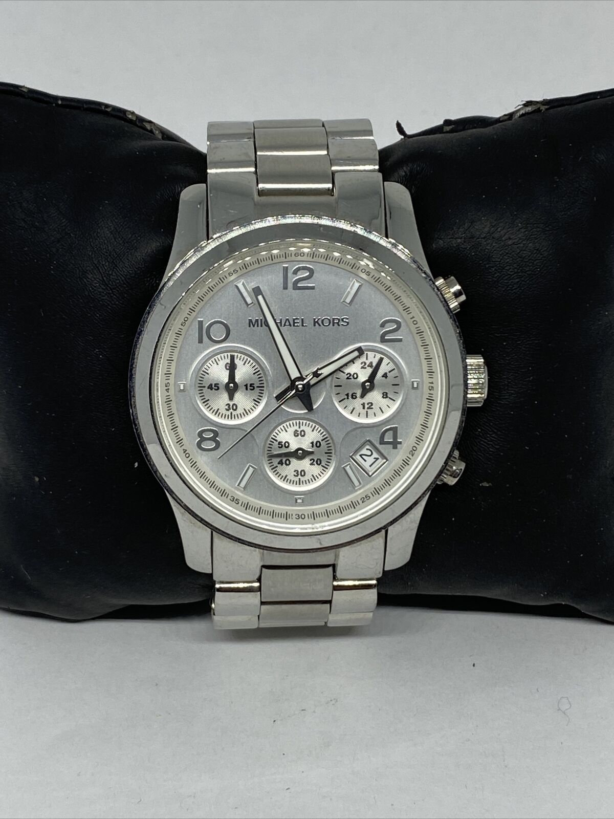  Shop Authentic Michael Kors Runway Silver Dial Silver Steel Strap Watch for Women - MK5076 - Luxxuri