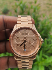  Shop Authentic Gucci G Timeless Quartz Gold Dial Gold Steel Strap Watch For Women - YA126482 - Luxxuri
