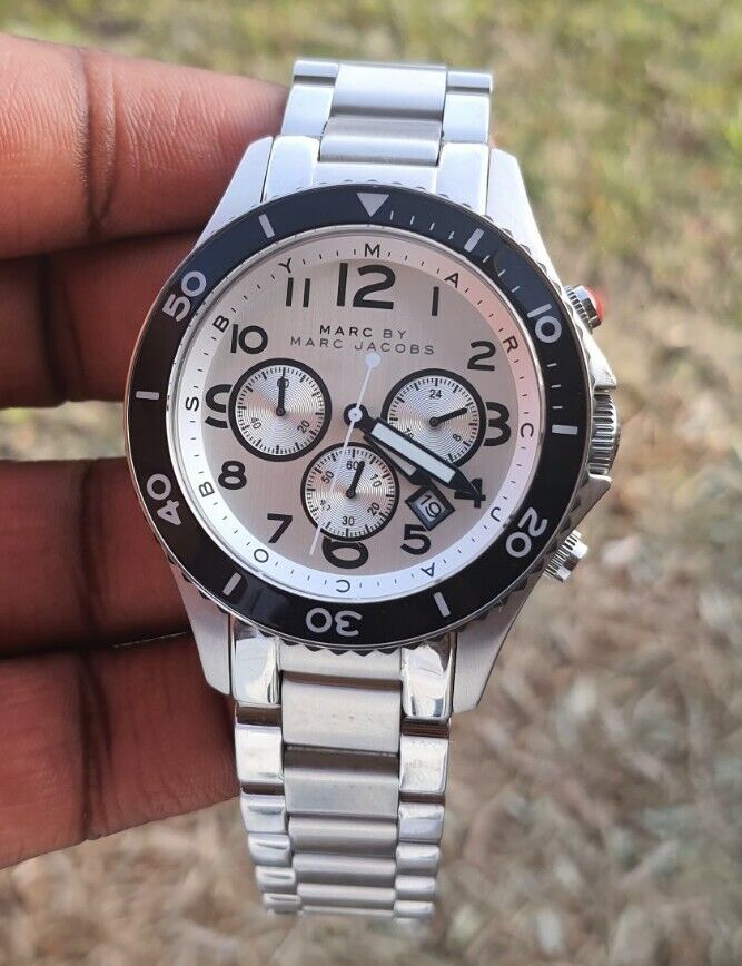  Shop Authentic Marc Jacobs Rock Chronograph White Dial Silver Steel Strap Watch for Men - MBM5027 - Luxxuri